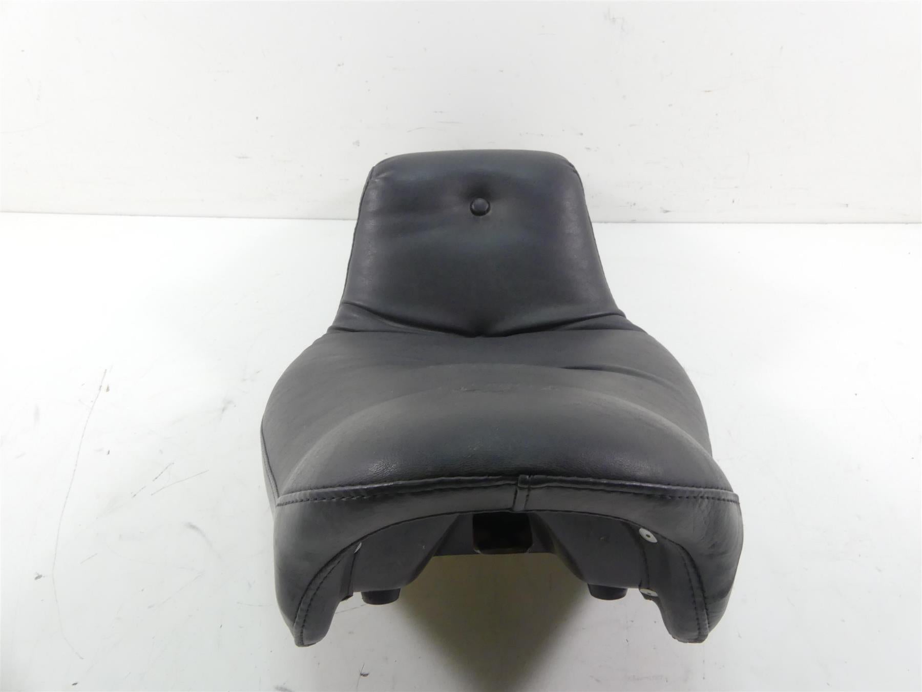 2009 Harley FXDL Dyna Low Rider Regal Duke Mustang One Piece Seat Saddle 75545 {{ shop.shopifyCountryName }} - Mototech271