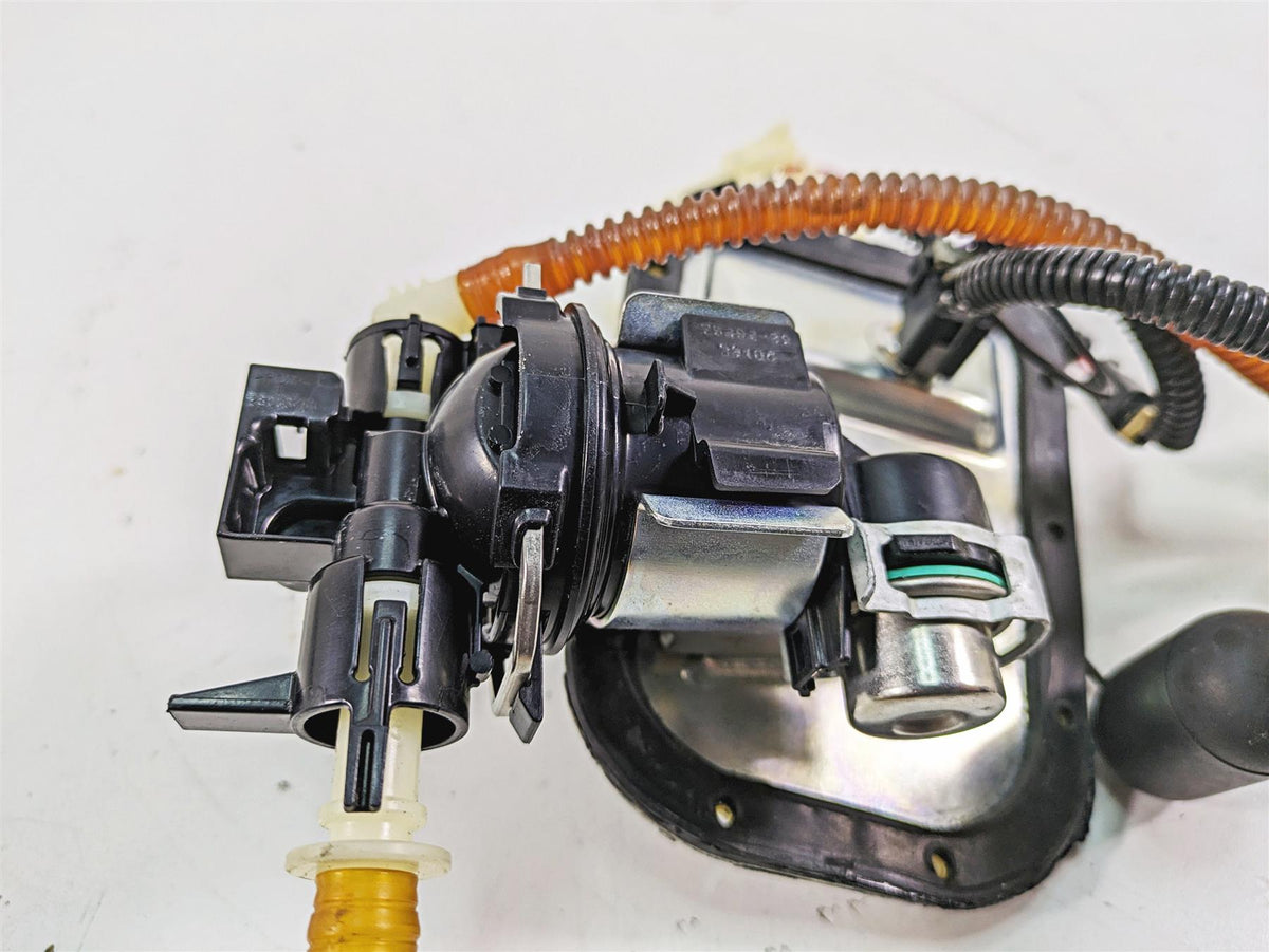 2009 Harley Softail FLSTSB Cross Bones Fuel Gas Petrol Pump 75284-08A 75252-08 {{ shop.shopifyCountryName }} - Mototech271