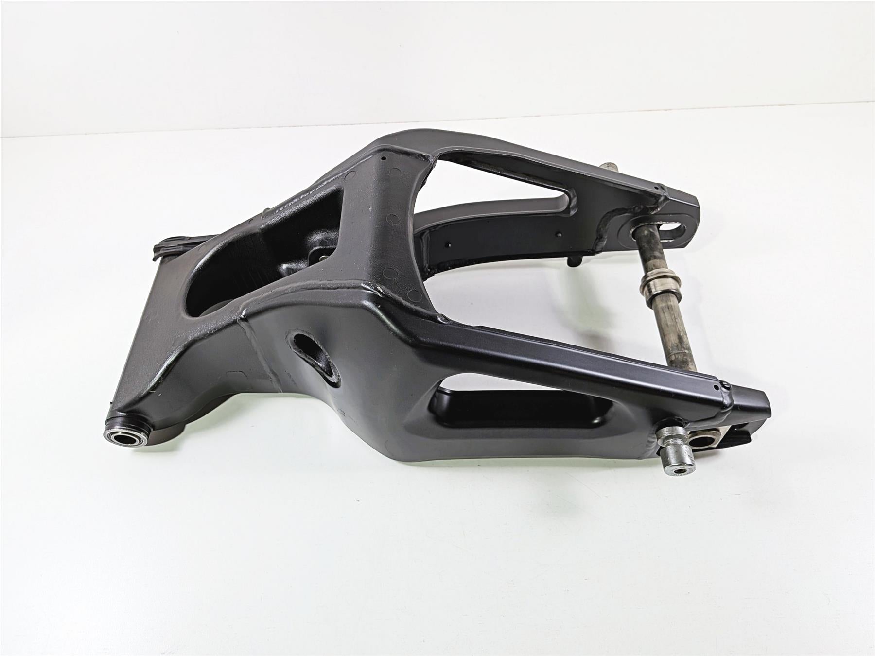 2008 Yamaha YZF R1 RN19 Straight Swingarm Swing Arm 4C8-22110-10-00 {{ shop.shopifyCountryName }} - Mototech271