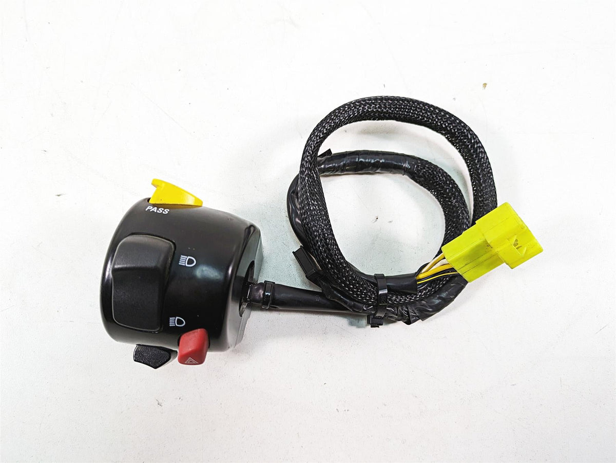 2016 Suzuki M109R VZR1800 Left Hand Turn Signal Control Switch 37400-48GB0 {{ shop.shopifyCountryName }} - Mototech271