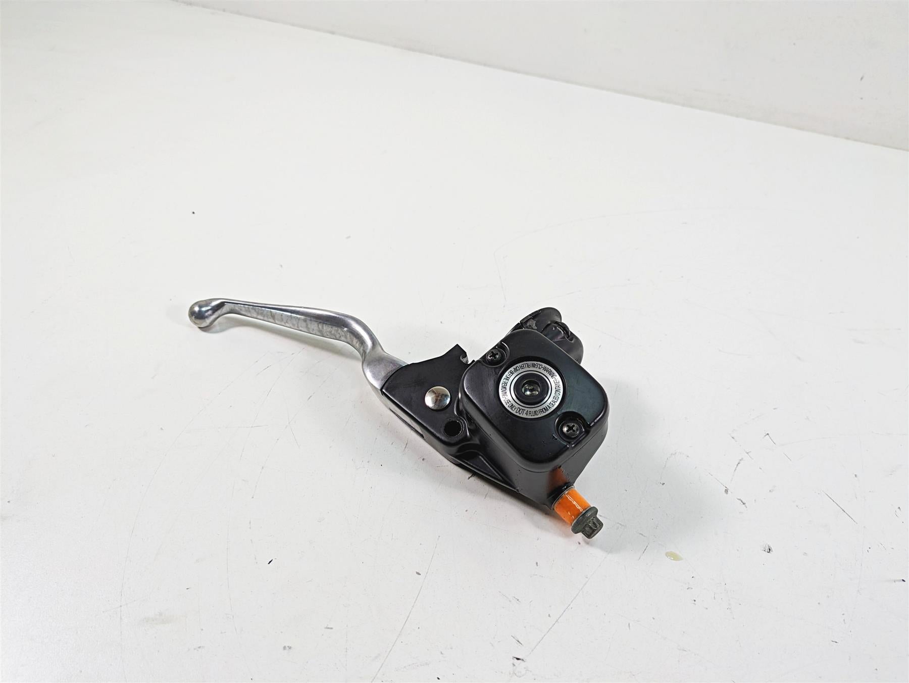 2005 Harley Touring FLHTCUI Electra Glide Front Brake Master Cylinder 41700738 {{ shop.shopifyCountryName }} - Mototech271