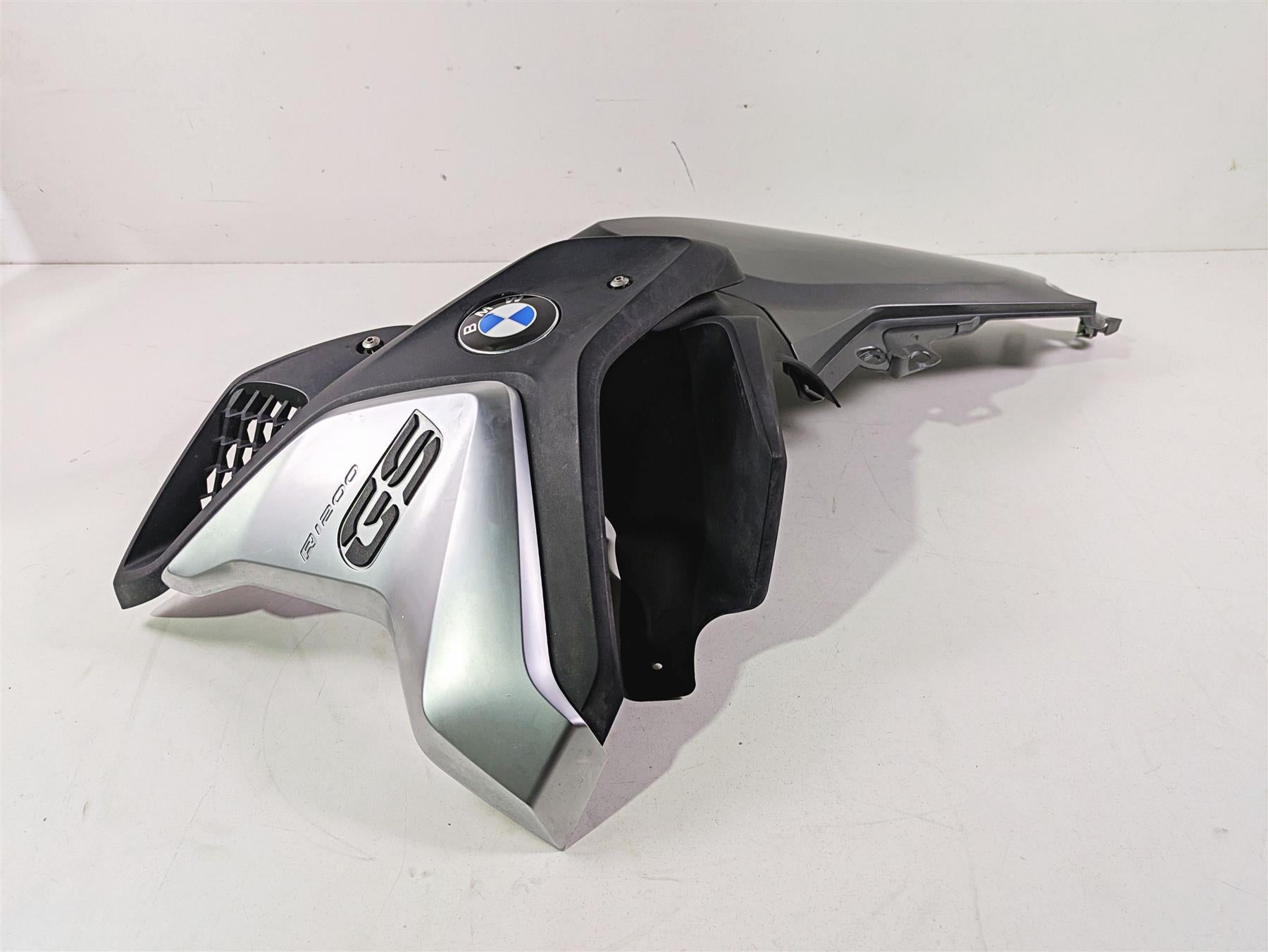 2017 BMW R1200 GS K50 Left Tank Side Fairing Cover Set 46638556635 {{ shop.shopifyCountryName }} - Mototech271