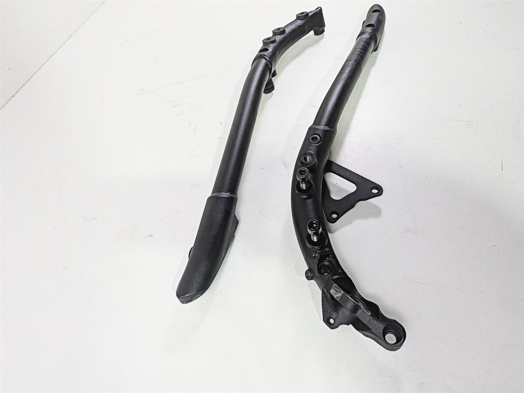2017 Indian Chieftain Limited Front Frame Down Tube Set 1018969 1018970 {{ shop.shopifyCountryName }} - Mototech271