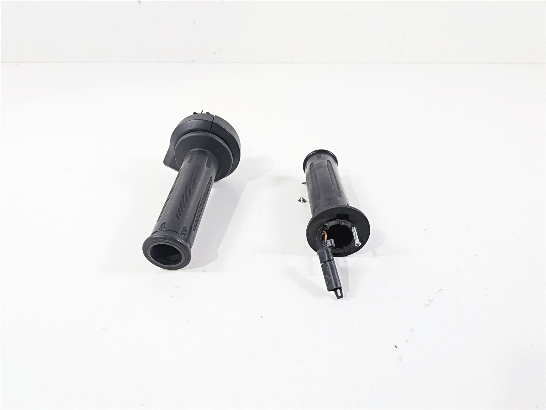 2016 BMW R1200RT RT RTW K52 Heated Hand Grip Set Grips 61318552117 61318552122 {{ shop.shopifyCountryName }} - Mototech271