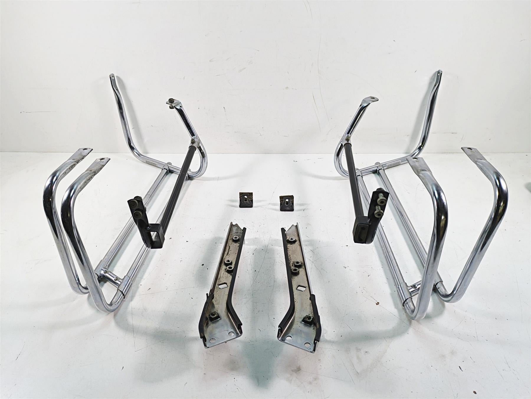 2008 Harley FLHTCU Electra Glide Saddlebag Guard Rail Support Set 49193-93 {{ shop.shopifyCountryName }} - Mototech271