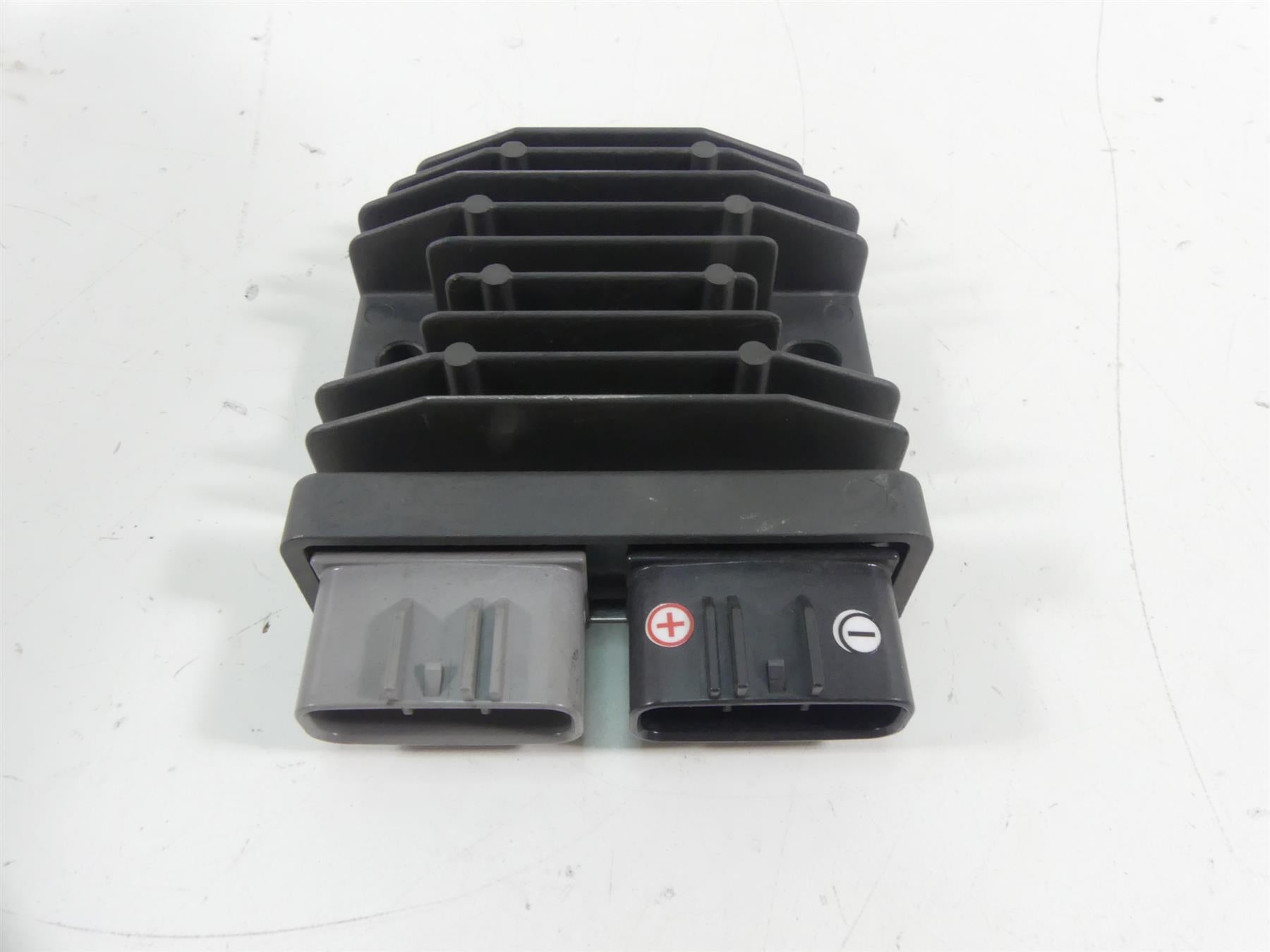 2013 Ducati Streetfighter 848 Rectifier Voltage Regulator 54040191A FH020AA {{ shop.shopifyCountryName }} - Mototech271