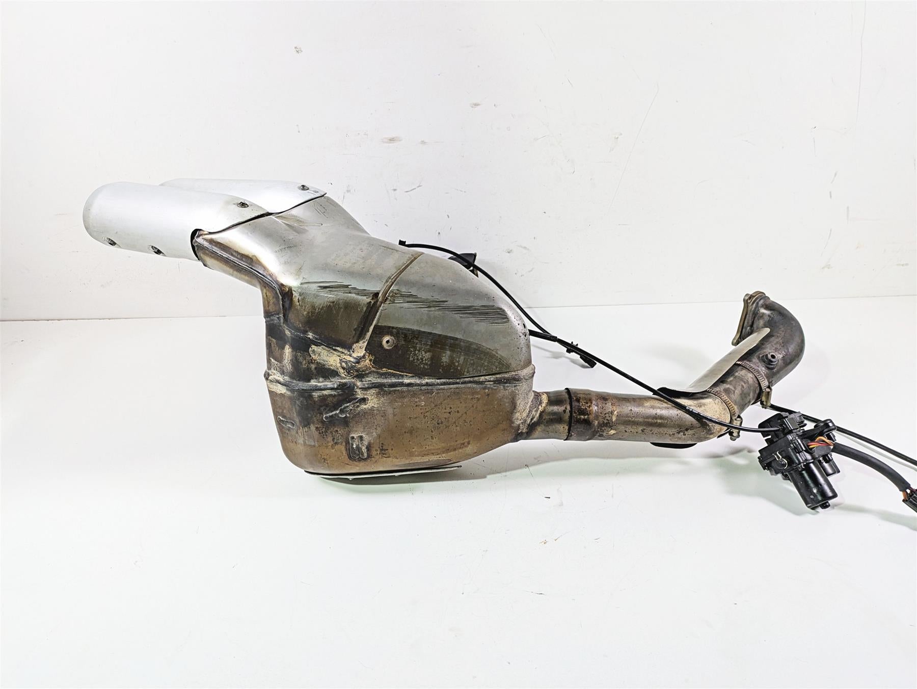 2019 Ducati Supersport 939 S Exhaust System Header Muffler + Servo 57314392A {{ shop.shopifyCountryName }} - Mototech271