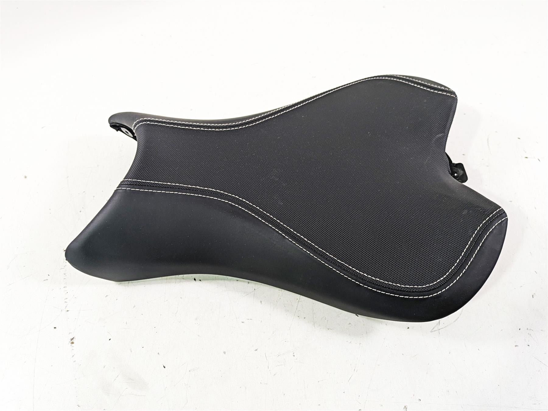 2023 Triumph Street Triple 765 RS Front Driver Rider Seat Saddle - Read T2308430 {{ shop.shopifyCountryName }} - Mototech271