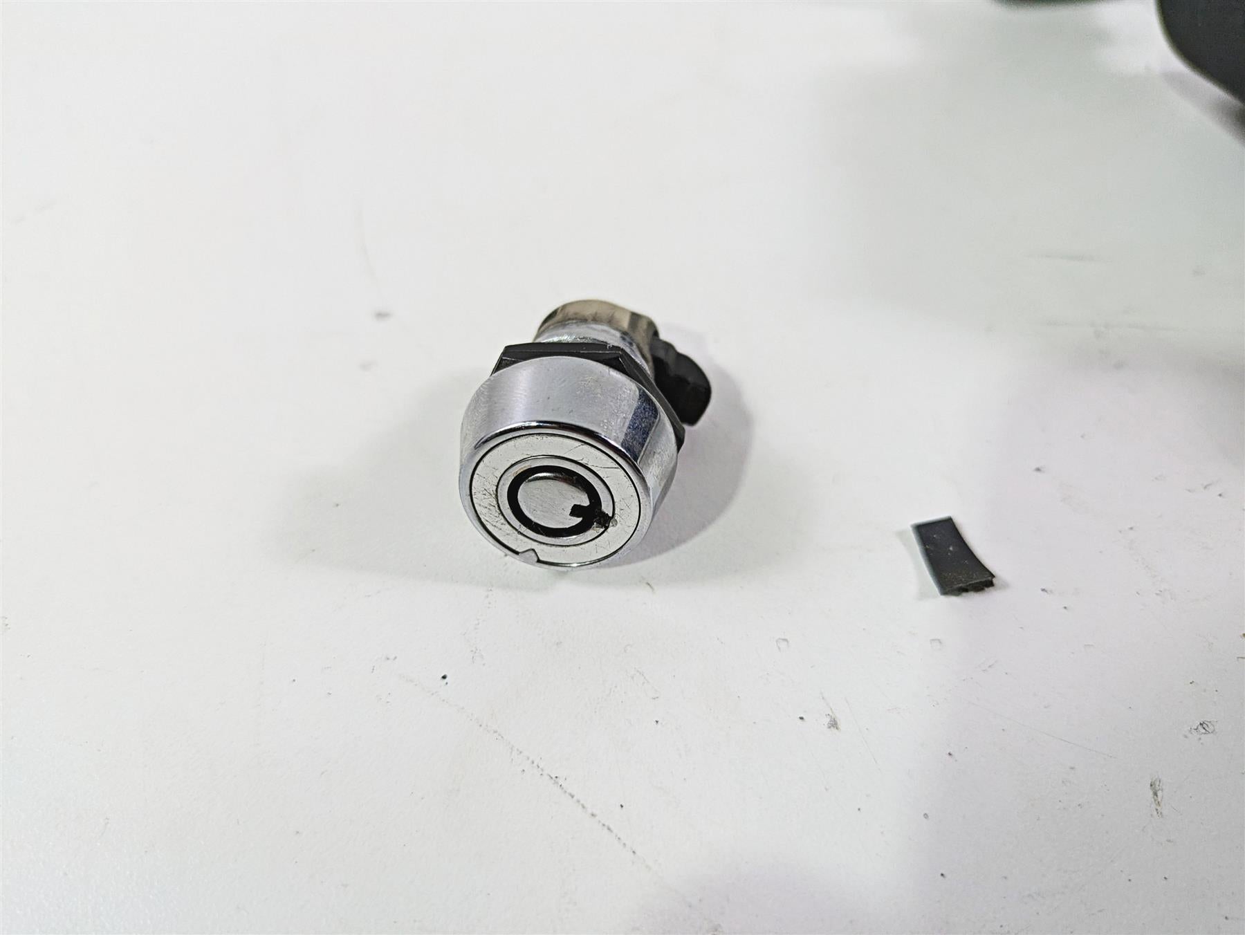 2010 Harley Touring FLHX Street Glide Ignition Switch Key Lock FOR PART 71572-06 {{ shop.shopifyCountryName }} - Mototech271