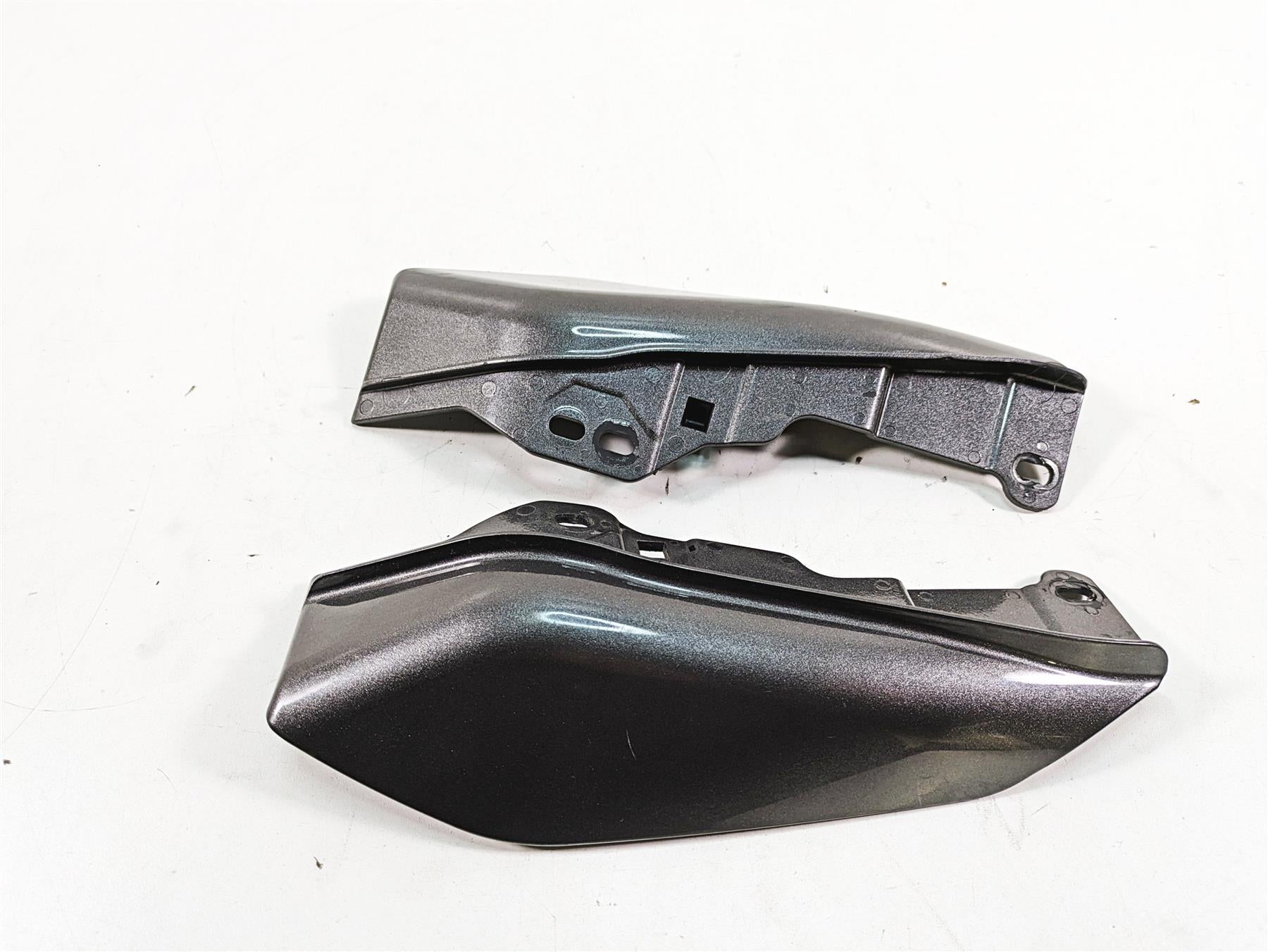 2018 Harley Touring FLHXSE CVO Street Glide Wind Deflectors Set EGW 58167-09 {{ shop.shopifyCountryName }} - Mototech271