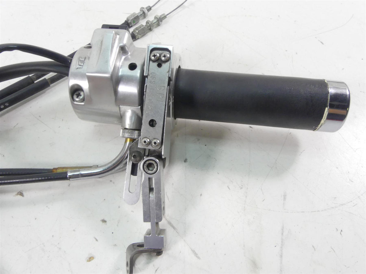 2008 Honda V-Twin VTX1800 N3 Right Control Switch & Throttle -Read 35130-MCV-N22 {{ shop.shopifyCountryName }} - Mototech271
