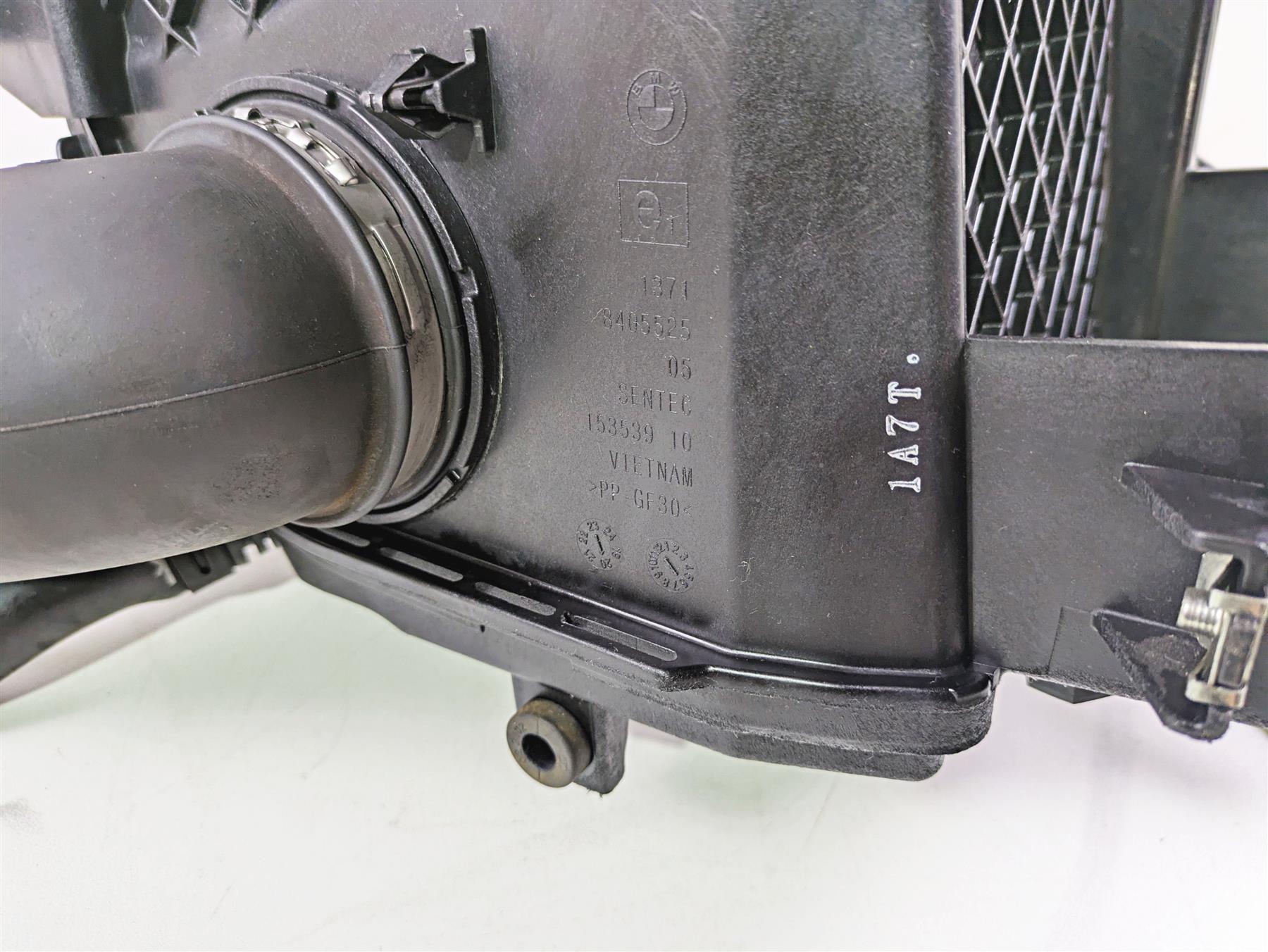2022 BMW RnineT Pure K22 Air Box Breather Filter & All Tubes Set 13718405525 {{ shop.shopifyCountryName }} - Mototech271