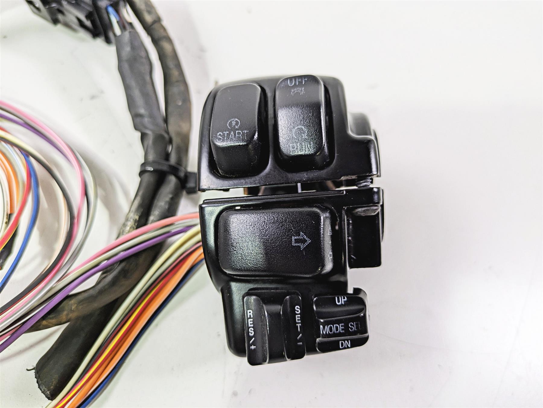 2011 Harley Touring FLHTCUSE CVO E-Glide Right Hand Control Switch 71684-06A {{ shop.shopifyCountryName }} - Mototech271