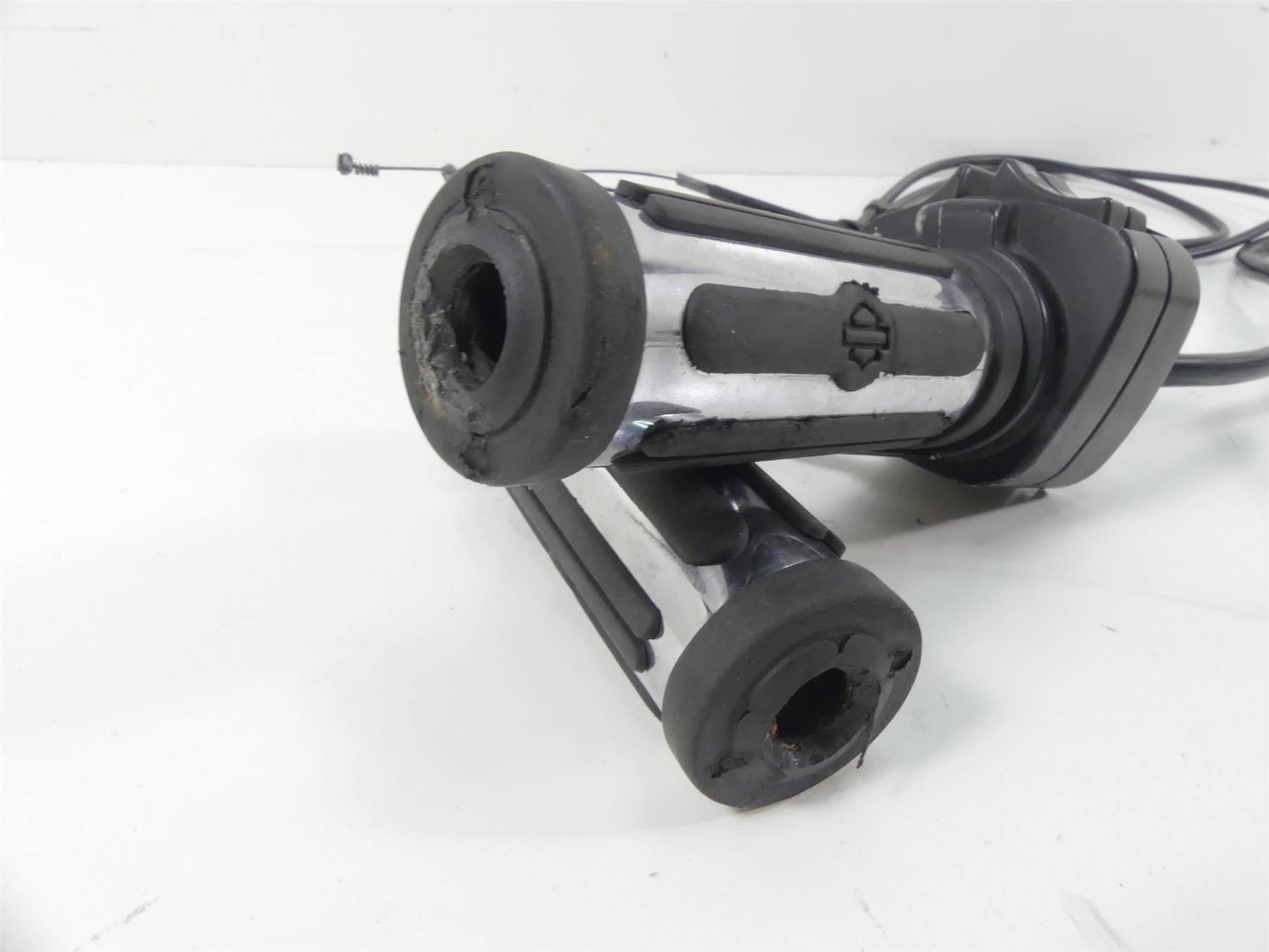 1993 Harley FXSTS Softail Springer Right Control Switch + Throttle Grip 70219-87 {{ shop.shopifyCountryName }} - Mototech271