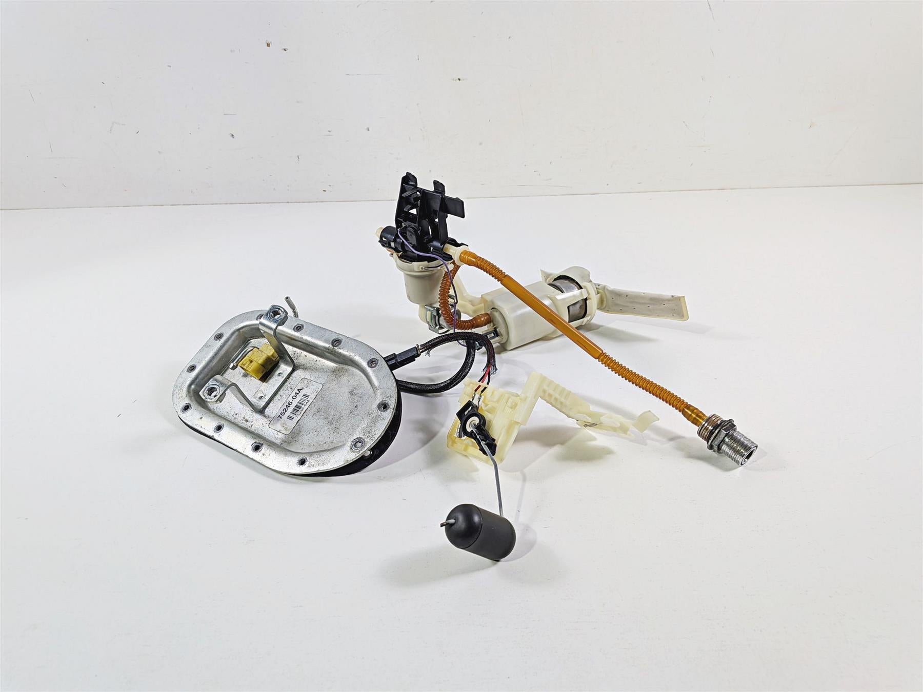 2014 Harley FXDL Dyna Low Rider Fuel Gas Petrol Pump & Sending Unit 75246-04A {{ shop.shopifyCountryName }} - Mototech271