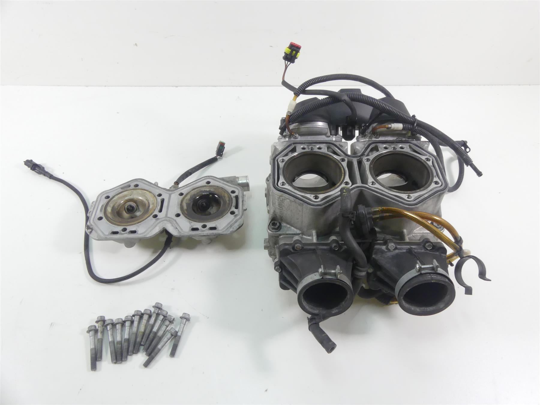 2012 Ski-Doo Summit X 800R Etec Cylinderhead + Pistons - Read 420413041 {{ shop.shopifyCountryName }} - Mototech271