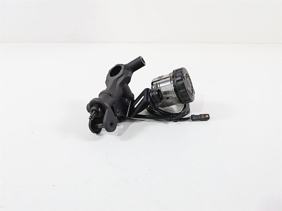 2022 Triumph Tiger 900 GT Pro Front Radial Brake Master Cylinder T2022194 {{ shop.shopifyCountryName }} - Mototech271
