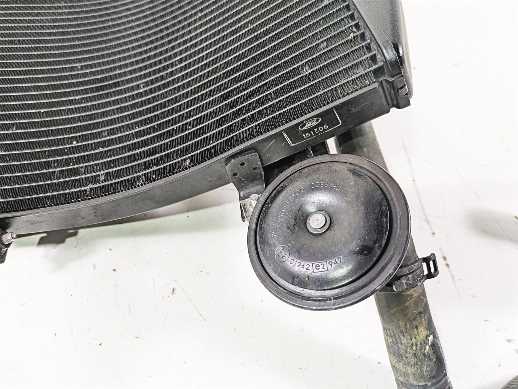 2020 Triumph Daytona 765 Moto2 Radiator Fan Reservoir Set T2100445 {{ shop.shopifyCountryName }} - Mototech271