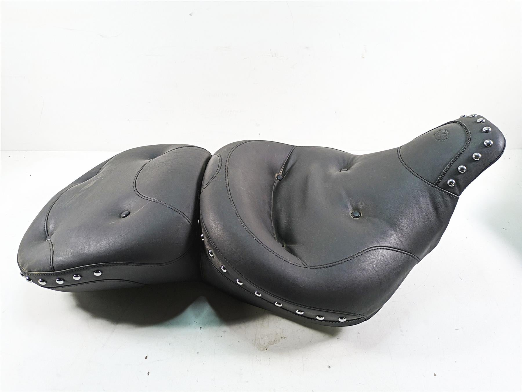 1999 Harley Touring FLHTC Electra Glide Seat Saddle Mustang Wide Studded 76652 {{ shop.shopifyCountryName }} - Mototech271