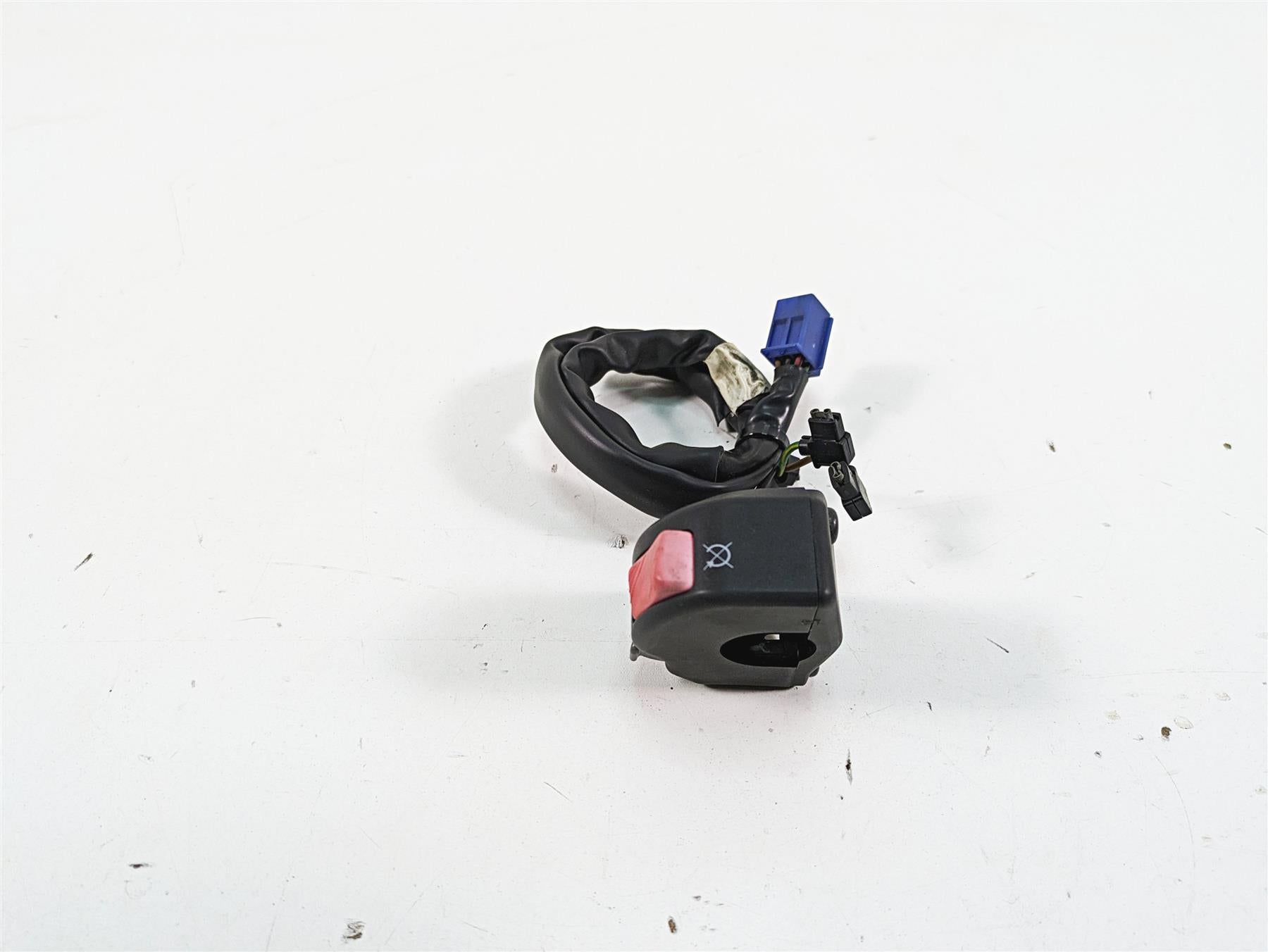 2007 Yamaha R1 YZFR1 Right Hand Kill Start Control Switch 4C8-83973-00-00 {{ shop.shopifyCountryName }} - Mototech271