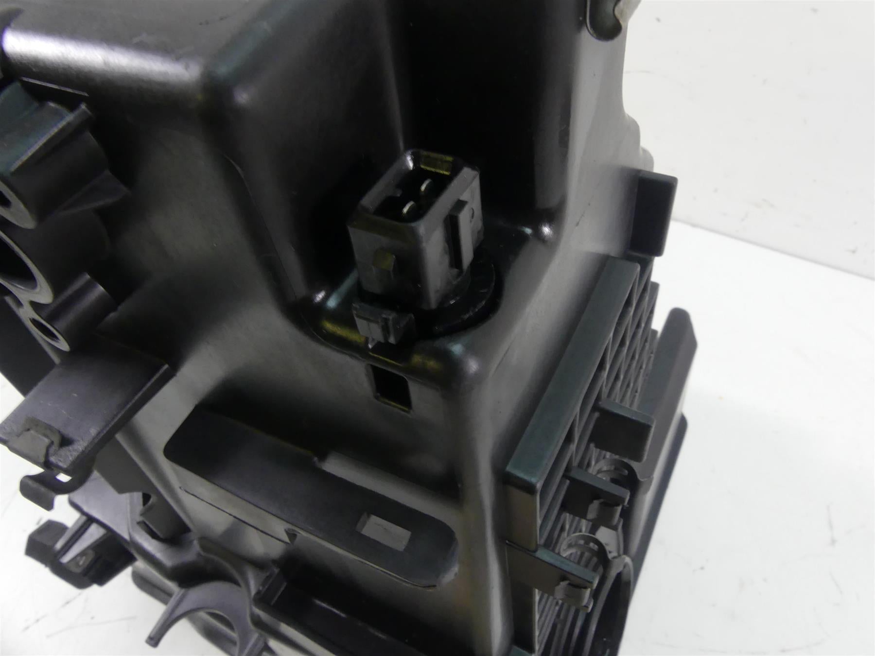 2012 BMW R1200 GS K255 Adventure Air Box Filter + Tubes & Air Ram 13717720354 {{ shop.shopifyCountryName }} - Mototech271
