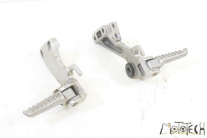 2005 Kawasaki ZZR1200 ZX1200 Rear Footpeg Peg Rest Set 35063-1219-458 | Mototech271
