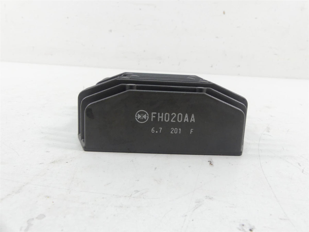 2017 Triumph Thruxton 1200R Rectifier Voltage Regulator T1300679 FH020AA {{ shop.shopifyCountryName }} - Mototech271