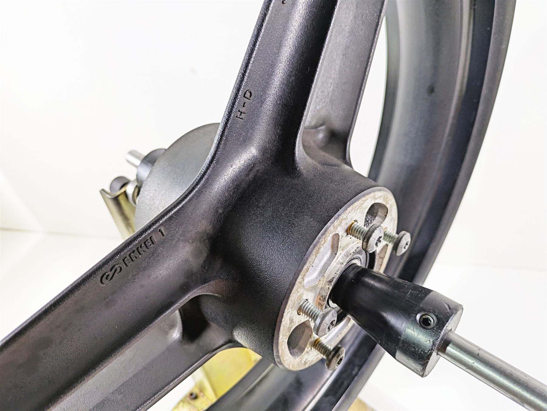 2009 Harley XR1200 Sportster Straight 18x3.5 Front Wheel Rim 43103-08 {{ shop.shopifyCountryName }} - Mototech271