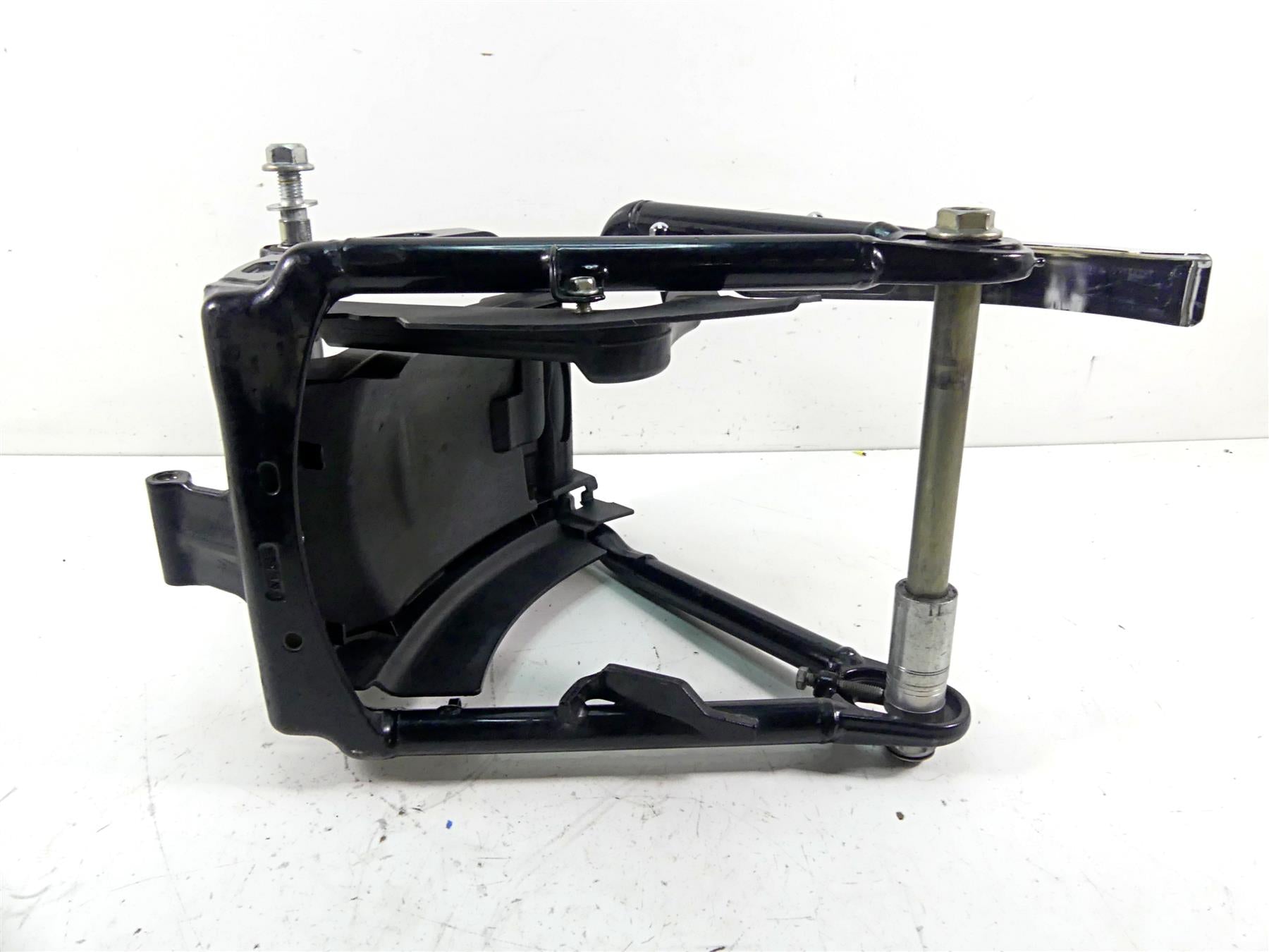 2011 Harley Softail FLSTF Fat Boy Rear Swing Arm Swing Arm & Axle 47573-11BHP {{ shop.shopifyCountryName }} - Mototech271