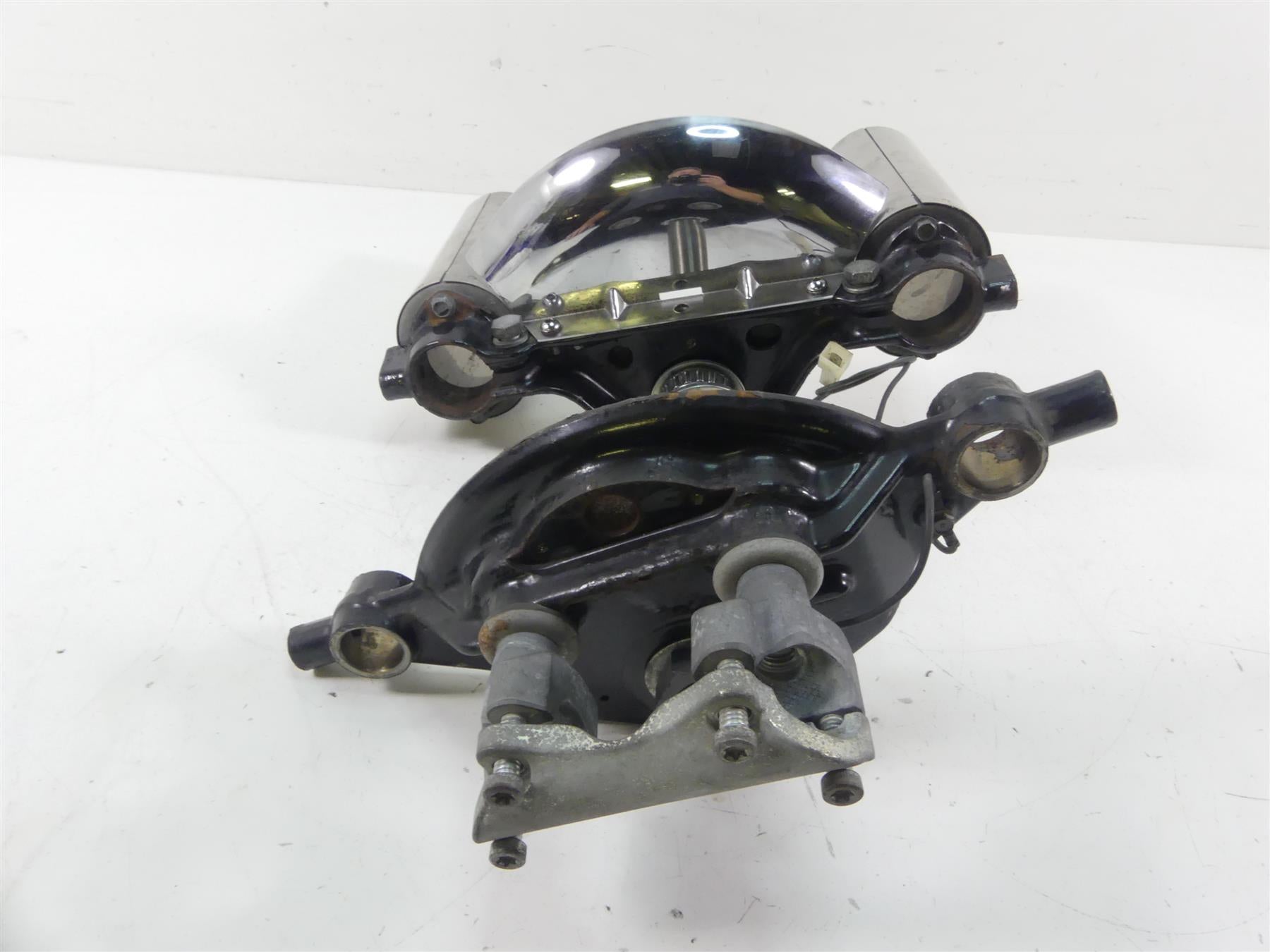 2011 Harley Touring FLTRX Road Glide Upper Lower Triple Tree Riser Set 45446-09 {{ shop.shopifyCountryName }} - Mototech271