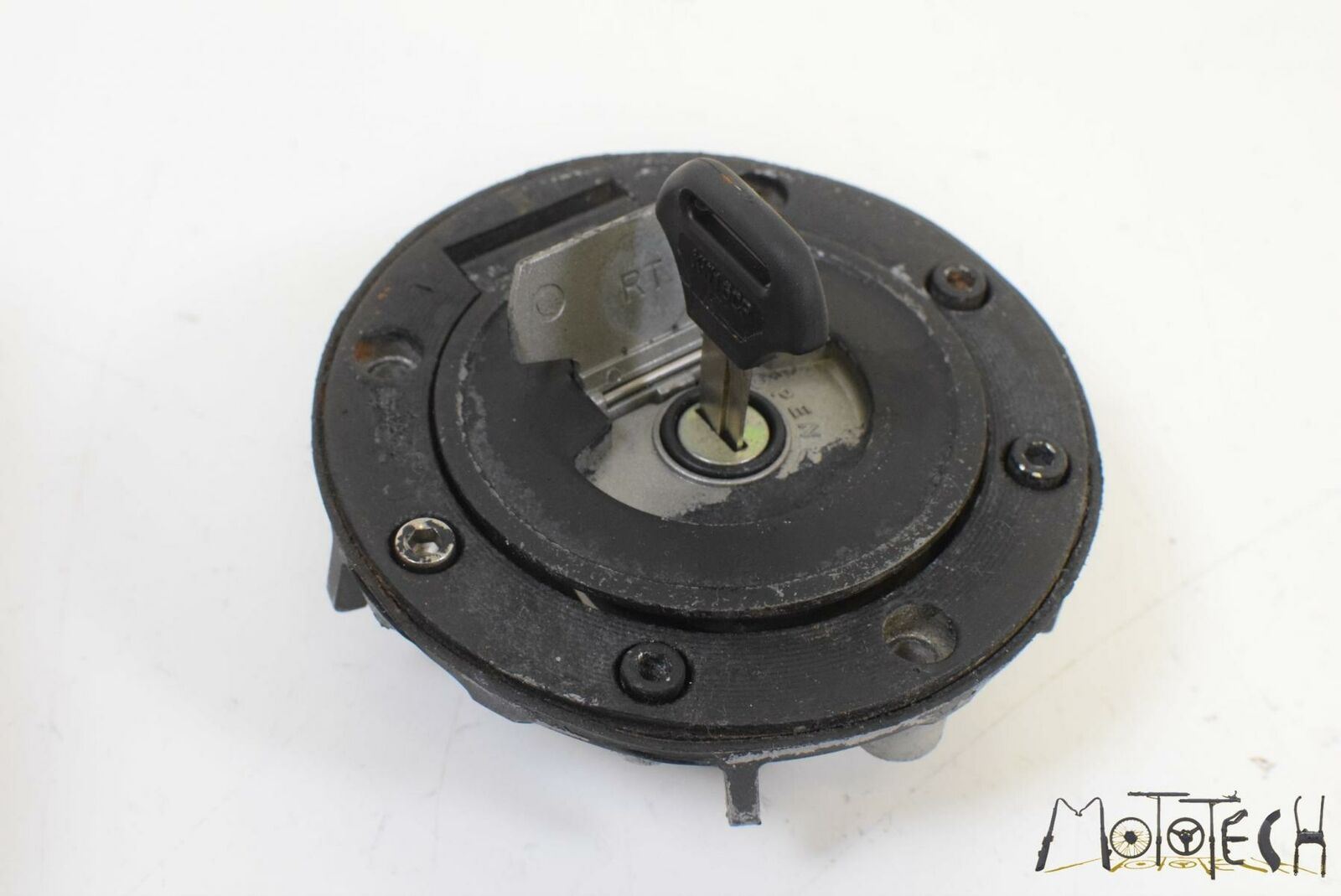 2012 Yamaha YZFR6 YZF R6 Ignition Switch Gas Cap Seat Lock Key SET 2C0-82501-10 {{ shop.shopifyCountryName }} - Mototech271
