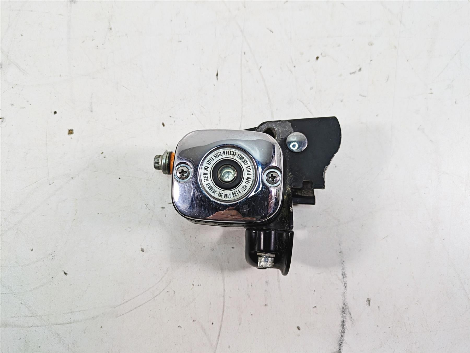 2013 Harley Softail FLSTFB Fat Boy Lo Front Brake Master Cylinder 11/16 45029-11 {{ shop.shopifyCountryName }} - Mototech271
