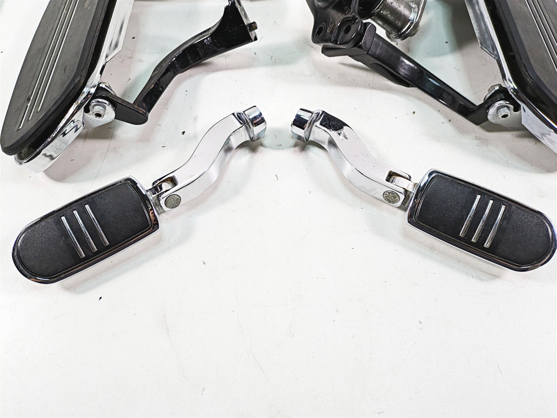 2011 Harley Touring FLTRU Road Glide Front Floorboard Rear Footpeg Set 50622-09A {{ shop.shopifyCountryName }} - Mototech271