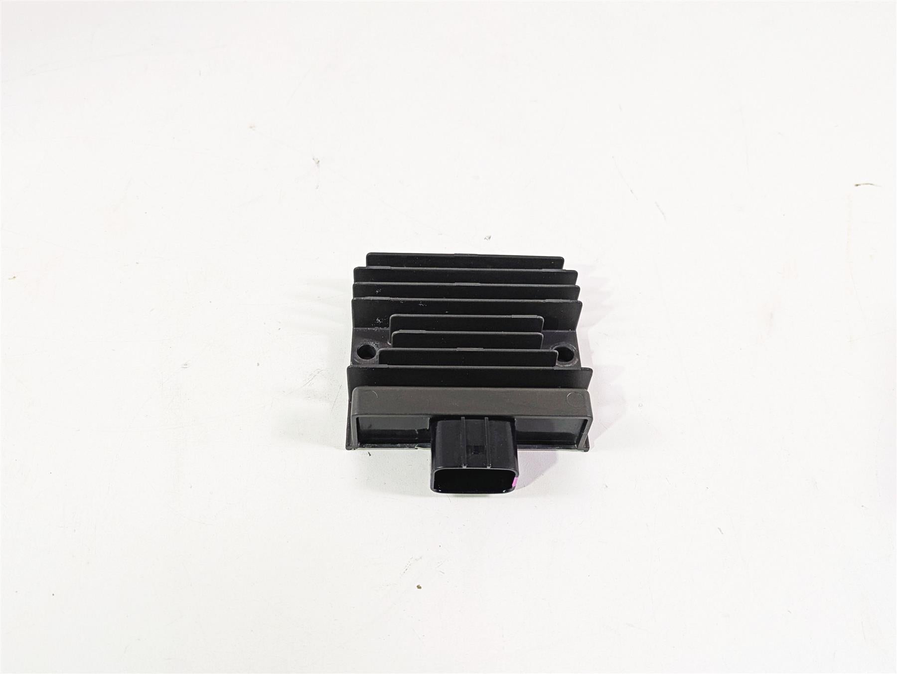 2020 Kawasaki Z900 ZR900 Rectifier Voltage Regulator SH868BA 21066-0753 {{ shop.shopifyCountryName }} - Mototech271