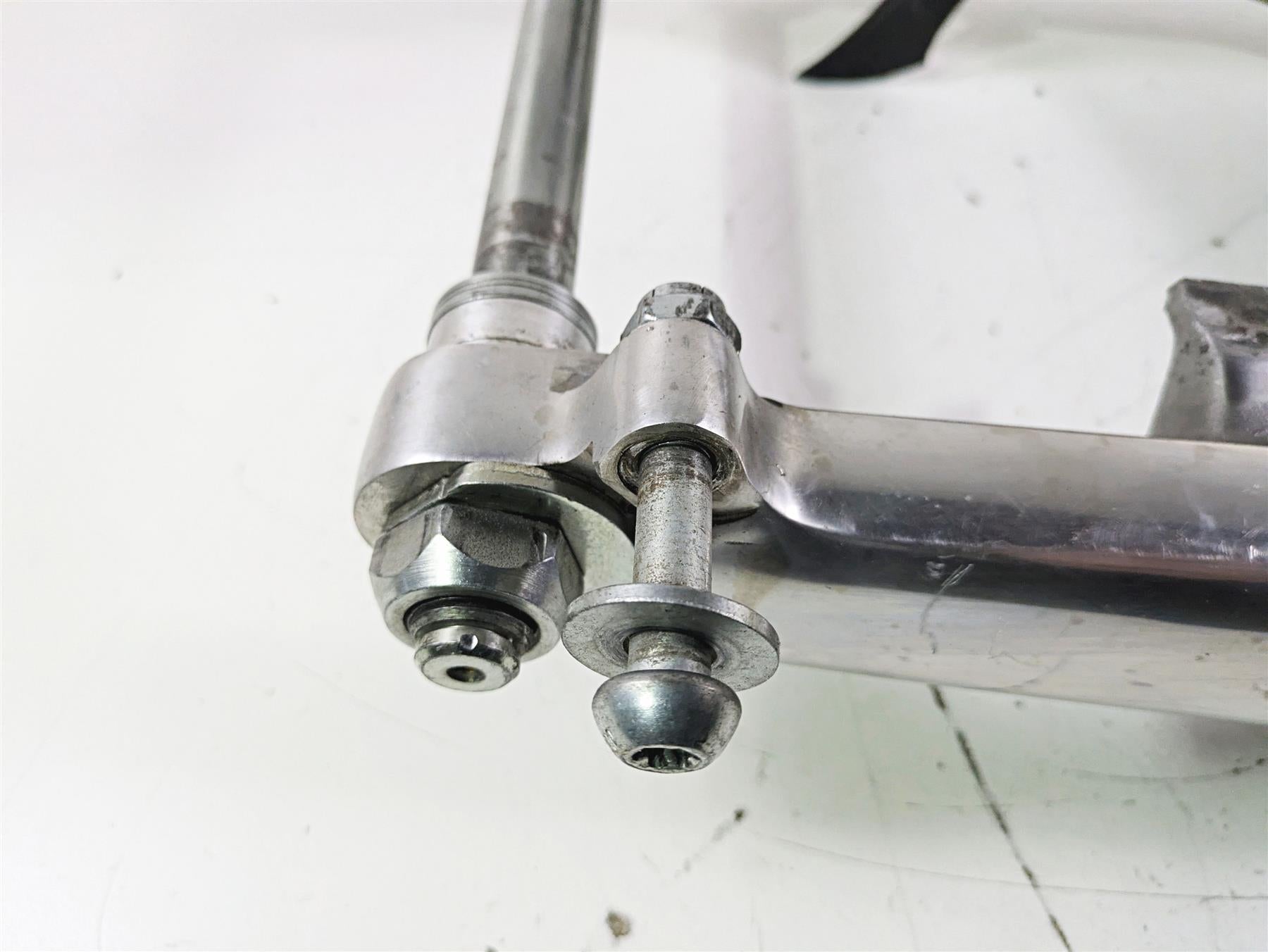 2012 Harley VRSCF Muscle V Rod Swingarm Swing Arm & Guards 48606-07A {{ shop.shopifyCountryName }} - Mototech271