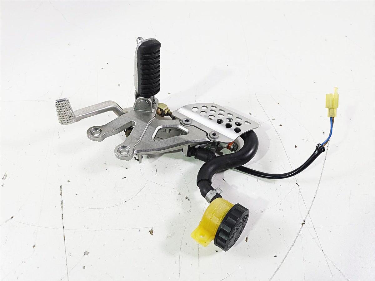 2005 Kawasaki ZX12R Ninja Right Footpeg & Brake Master Cylinder 35063-0069-458 {{ shop.shopifyCountryName }} - Mototech271