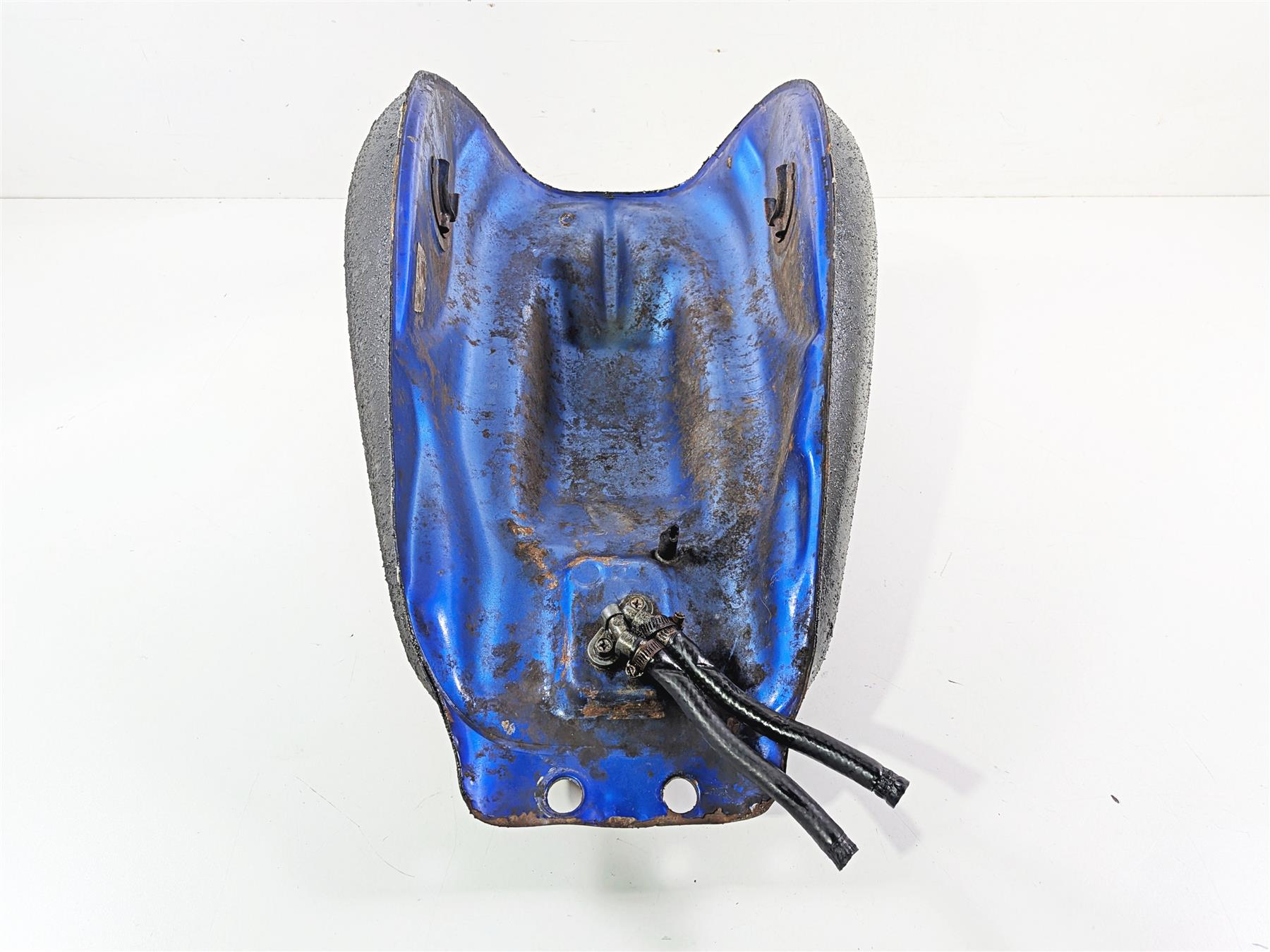 2001 Suzuki VZ800 Marauder Fuel Gas Petrol Tank Reservoir 49200-48ED0-33J {{ shop.shopifyCountryName }} - Mototech271