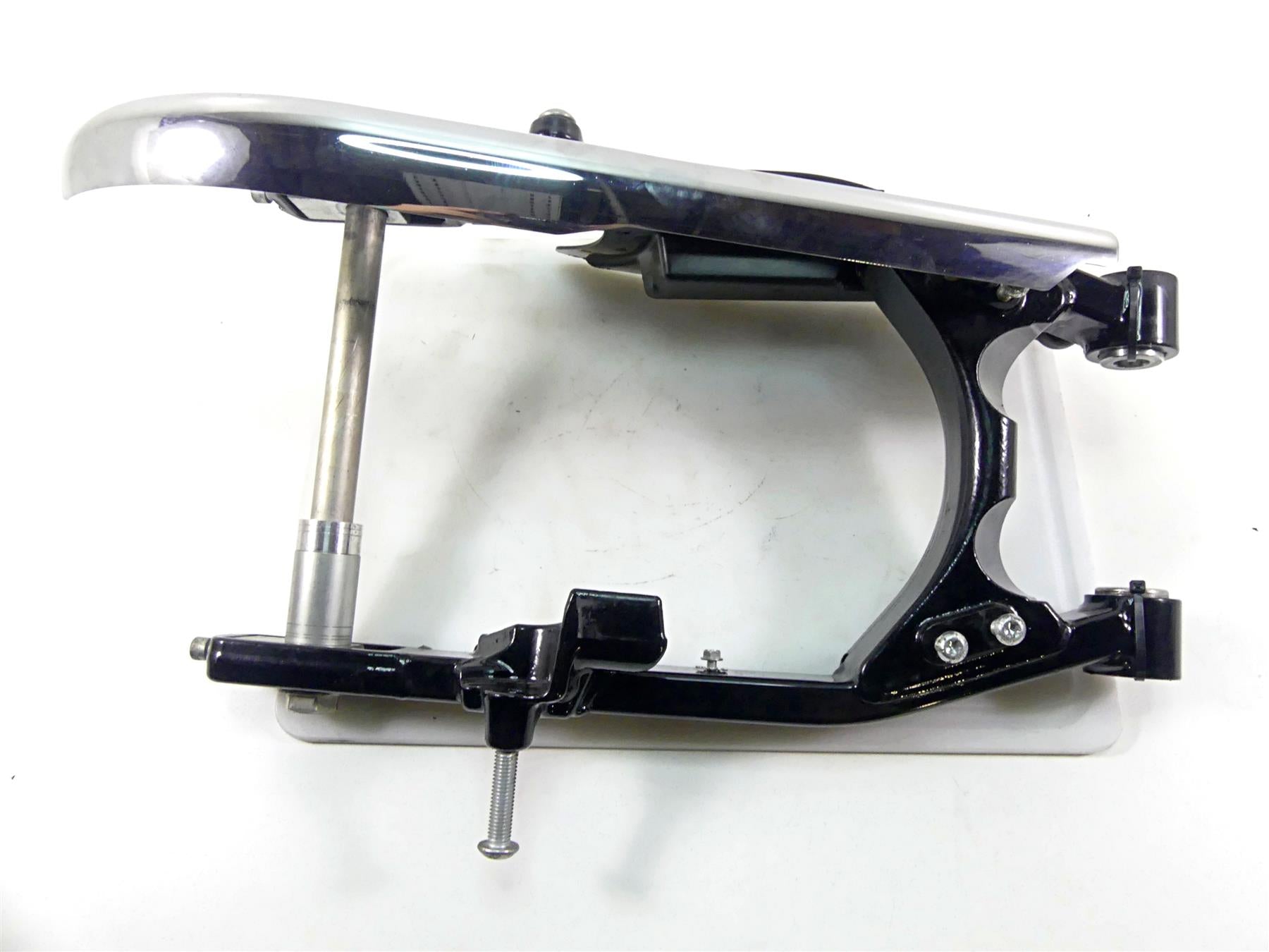 2010 Harley FXDF Dyna Fat Bob Rear Nice Swingarm & Belt Guards 47820-10 {{ shop.shopifyCountryName }} - Mototech271