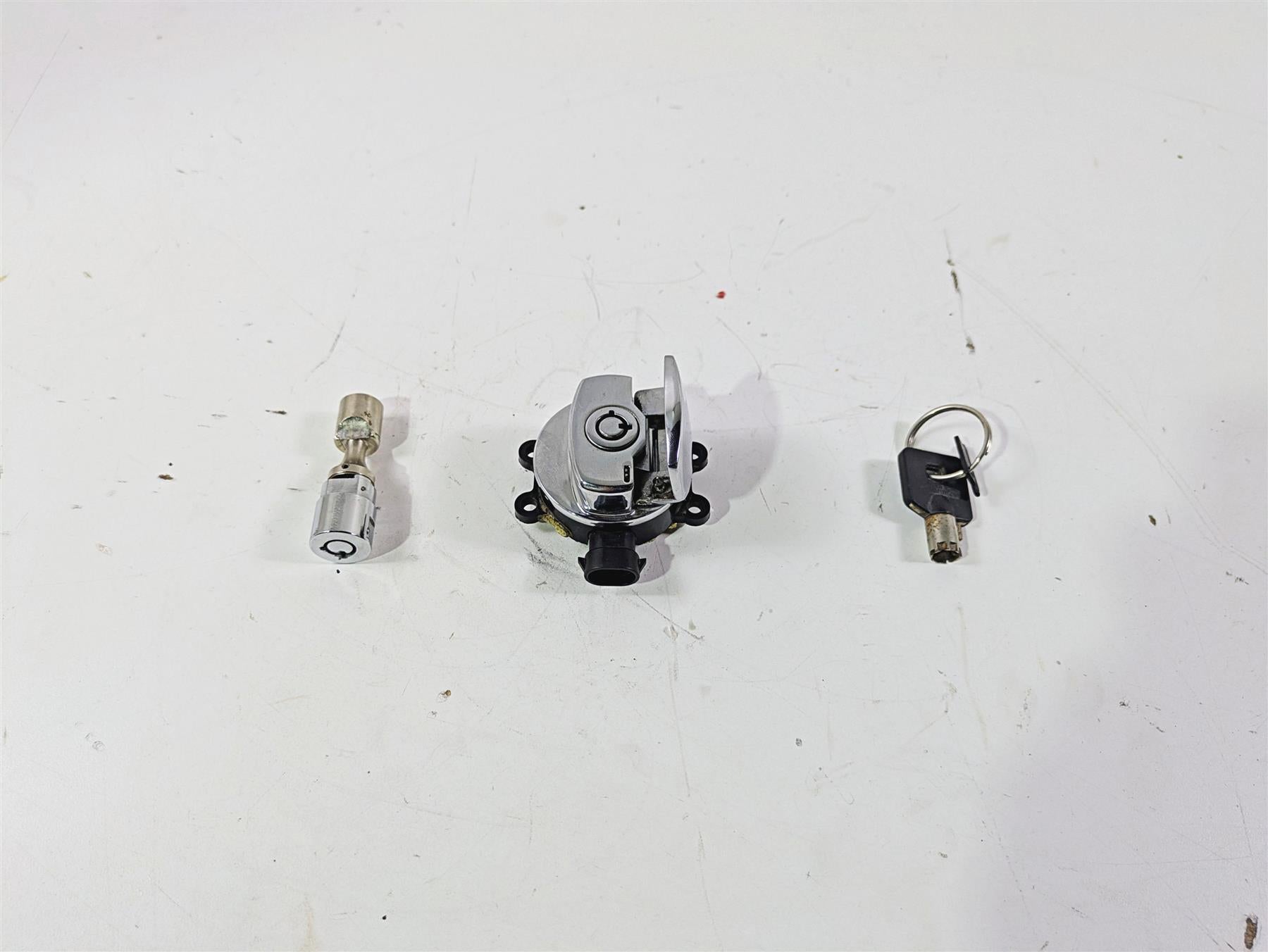 2014 Harley FLS Softail Slim Ignition Switch Key Lock Set 71400076 {{ shop.shopifyCountryName }} - Mototech271