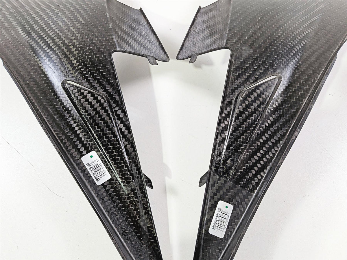 2018 Aprilia RSV4 RR Carbon Fiber Tank Triangle Fairing Covers Set 2B005961 {{ shop.shopifyCountryName }} - Mototech271
