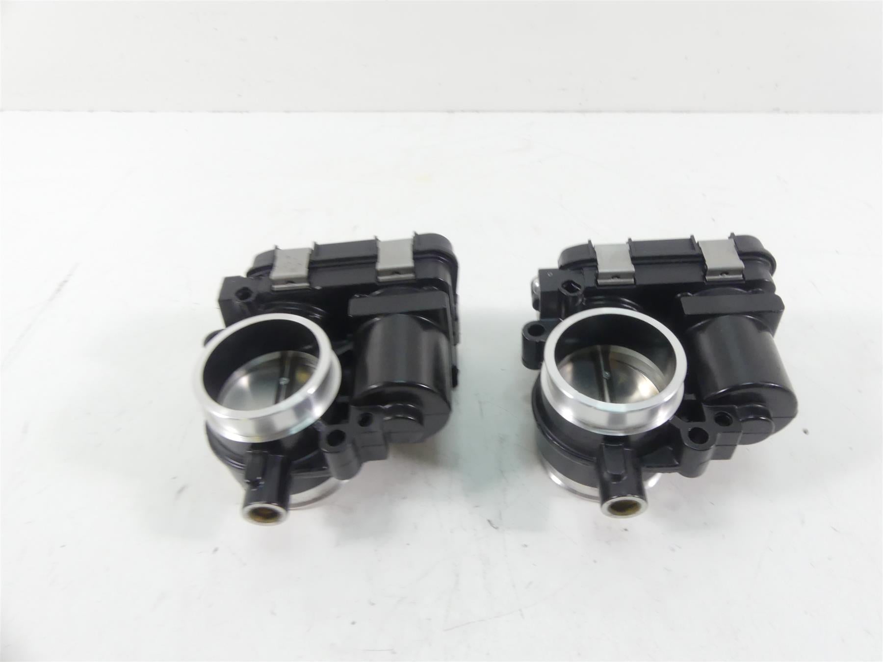 2017 BMW R1200RT K52 Throttle Body Fuel Injector Injection Set 13548564959 {{ shop.shopifyCountryName }} - Mototech271