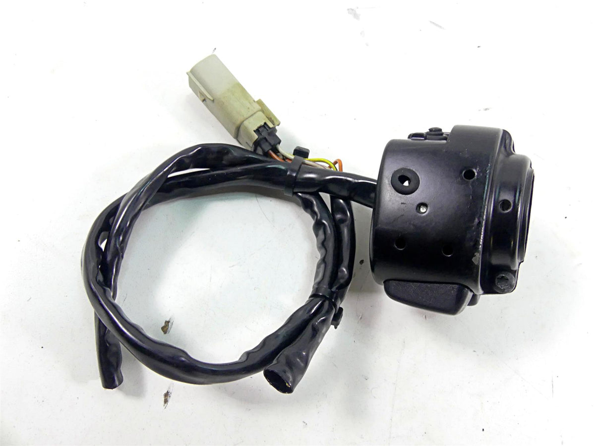 2015 Harley VRSCF Muscle V-Rod Left Hand Blinker Control Switch - Read 71682-06A {{ shop.shopifyCountryName }} - Mototech271