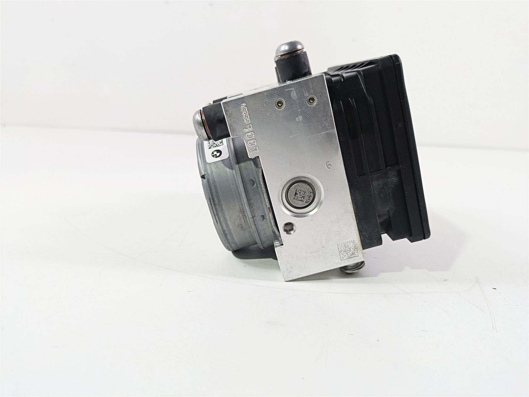 2016 BMW R1200RT K52 Abs Brake Pump Pressure Module 34519444398 {{ shop.shopifyCountryName }} - Mototech271