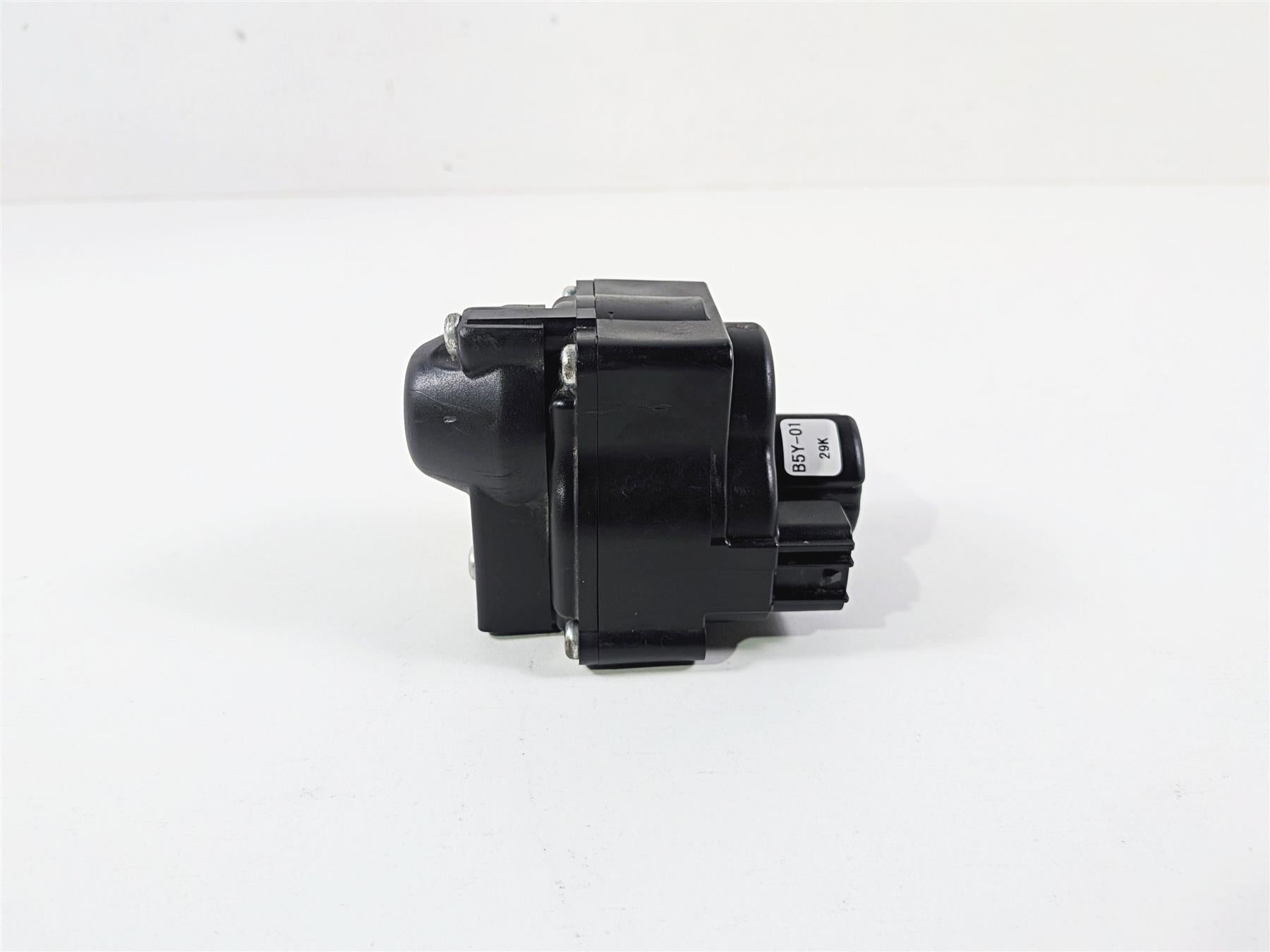 2023 Yamaha MT10 MTN1000 Exhaust Valve Servo Motor B5Y-85820-01-00 {{ shop.shopifyCountryName }} - Mototech271