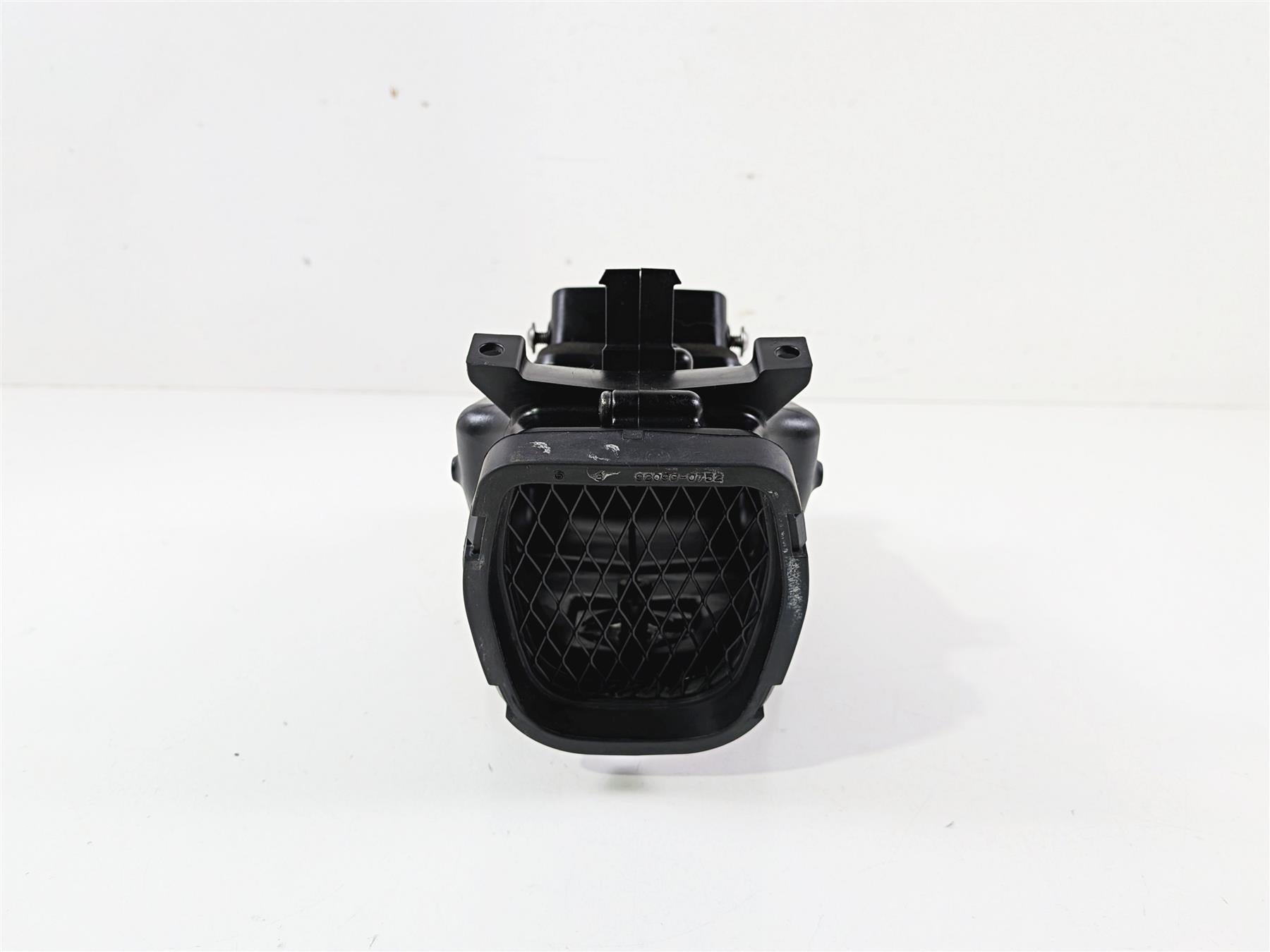 2022 Kawasaki ZX10R ZX1000 Ninja Front Center Air Duct Scoop Ram 39045-0058 {{ shop.shopifyCountryName }} - Mototech271