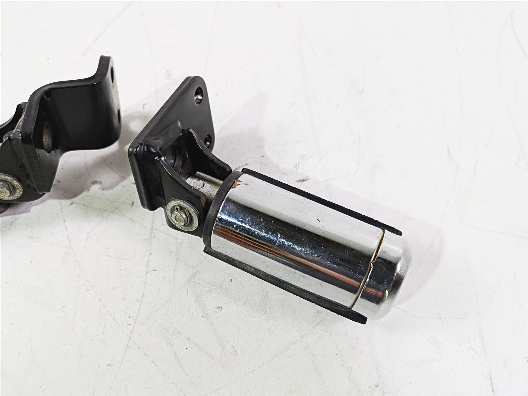 2002 Honda V-Twin VTX1800 C Rear Passenger Footpeg Set 50680-MCH-000 {{ shop.shopifyCountryName }} - Mototech271