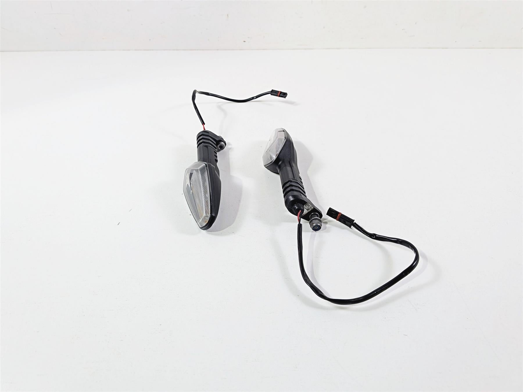 2023 BMW R nineT Scrambler K23 Rear Turn Singal Blinker Set 63138557204 {{ shop.shopifyCountryName }} - Mototech271