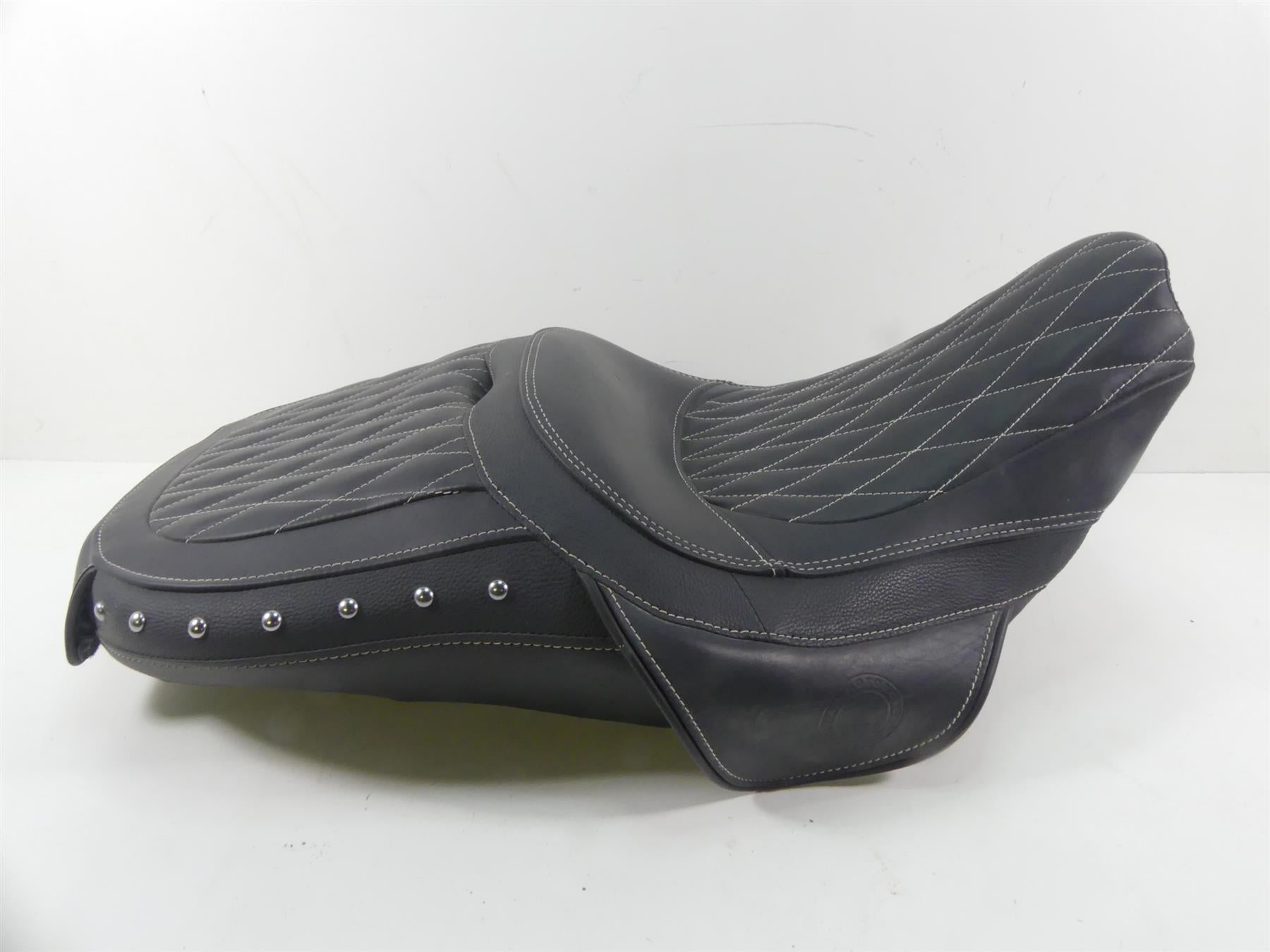2020 Indian Roadmaster Nice Heated Duo Rider Passenger Seat Saddle 2687597 {{ shop.shopifyCountryName }} - Mototech271