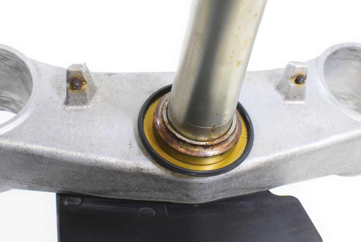 2006 Suzuki GSXR600 GSX-R600 Lower Triple Tree Steering Yoke 51410-01H00 {{ shop.shopifyCountryName }} - Mototech271