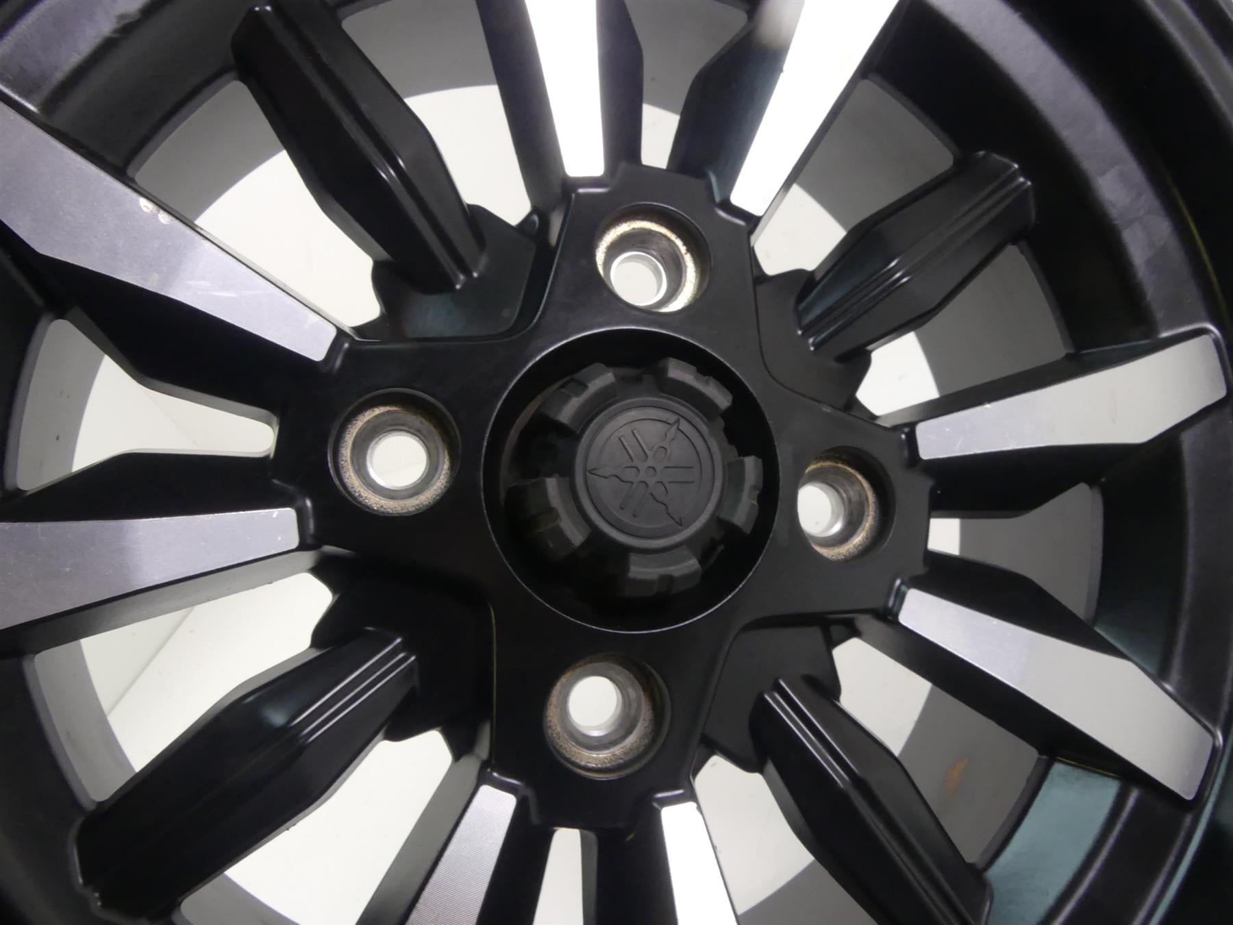 2017 Yamaha YXZ1000R EPS SS Straight Right Front Wheel Rim 14x6.5 2HC-F516D-00 {{ shop.shopifyCountryName }} - Mototech271
